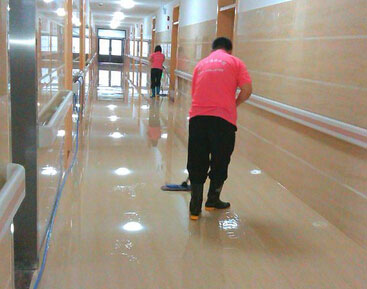 不吸水的大理石地面